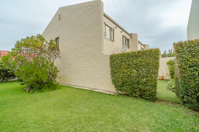 3 Bedroom Property for Sale in Meadowridge Western Cape
